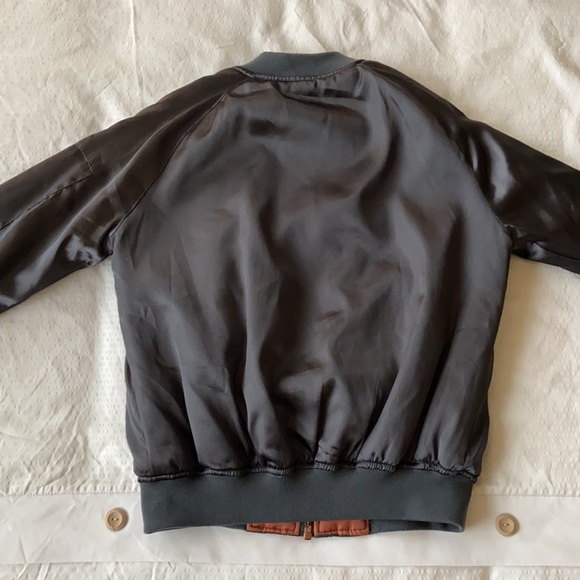 Miguided Satin Bomber, size US 4 - Picture 2 of 2